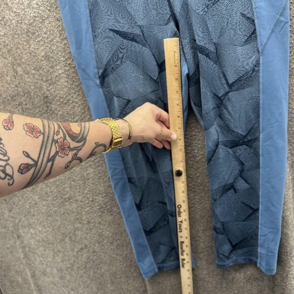 Under Armour Leggings Womens Large Blue Geometric Print Capri Gym Workout - Picture 8 of 10